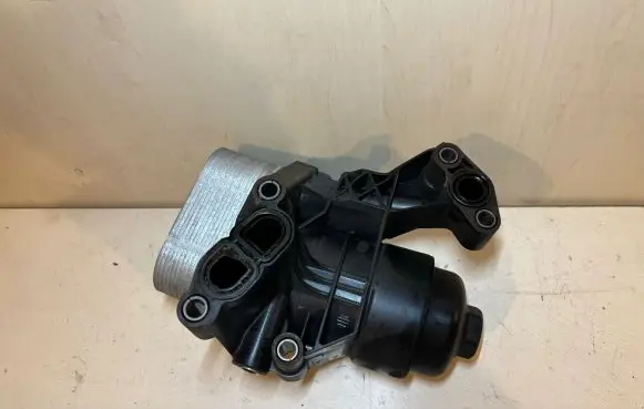 Skoda Superb B8 (3V) Oil filter mounting bracket 03N115389B 03N117021