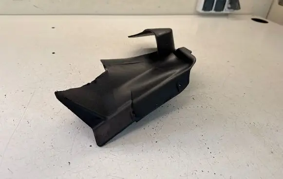 Volkswagen Multivan T5 Other under body part 7H5863190C
