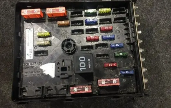 Volkswagen PASSAT B6 Fuse box set 3c0937125 6359-2777