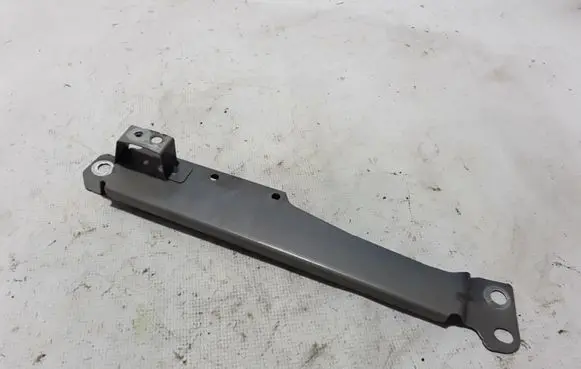 Volvo S60 Fender mounting bracket 31468234