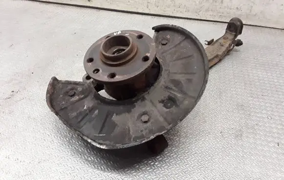 Volkswagen Touareg I Front wheel hub spindle knuckle