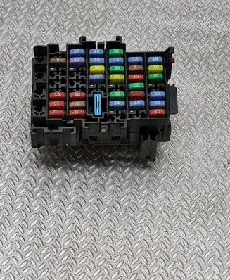 Renault Twingo II Fuse module 8200440620