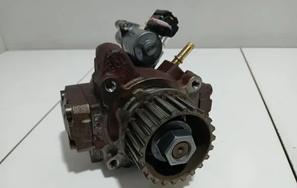 Citroen C4 II Fuel injection high pressure pump 9672605380