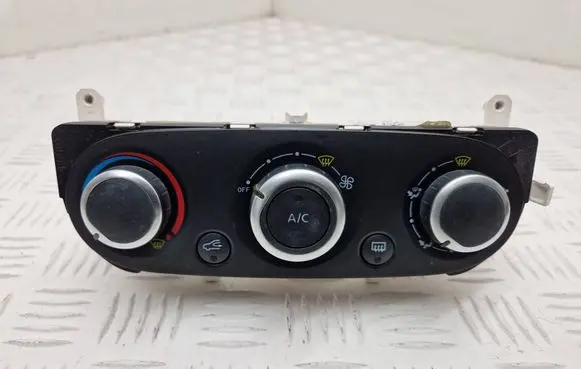 Renault Clio IV Climate control unit 272704701R 5W4940100 19715052