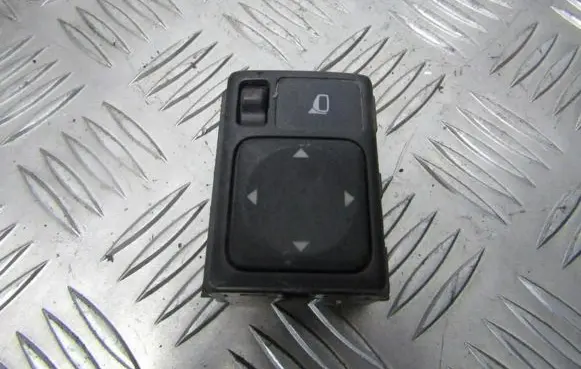 Nissan Note (E11) Wing mirror switch