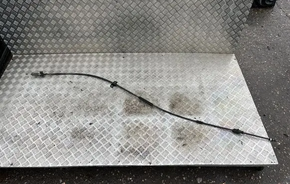 Volvo V70 Handbrake/parking brake wiring cable