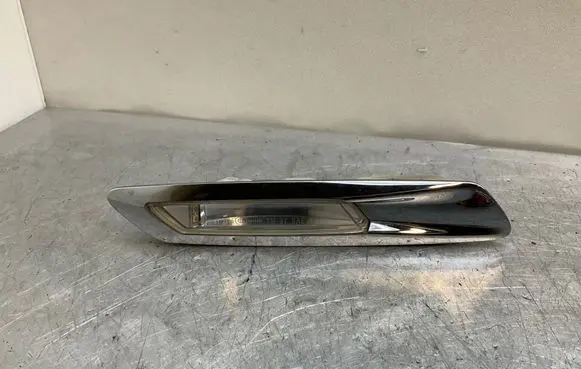 BMW 5 F10 F11 Front fender indicator light 7154169 7154167 01038702
