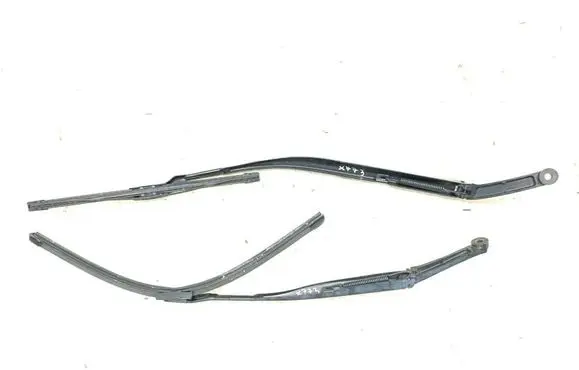 Maserati Levante Front wiper blade arm 670032335