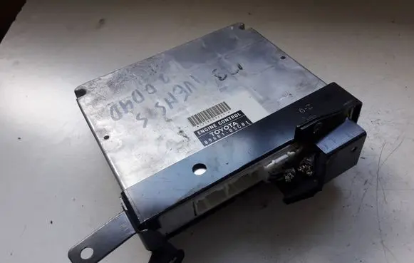 Toyota Avensis T250 Engine control unit/module 8966105C81