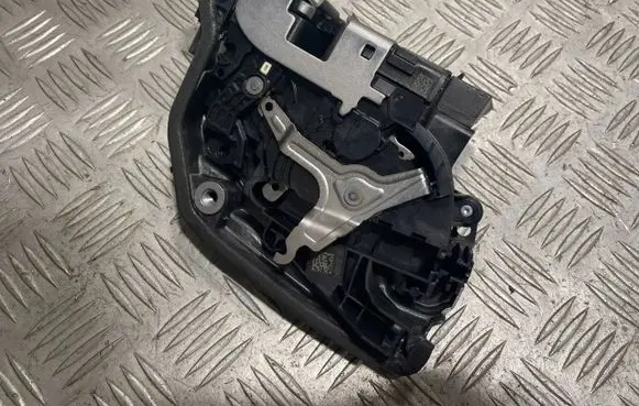 BMW X3 G01 Rear door lock 7473150
