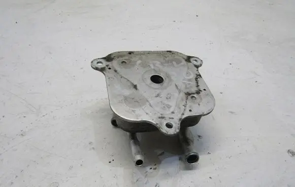 Honda CR-V Engine oil radiator GMAUTO4574097