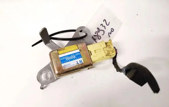 Toyota RAV 4 (XA20) Airbag deployment crash/impact sensor 8983042020 89830-42020