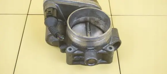 Volkswagen Touareg I Throttle body valve 022133062AD BMV
