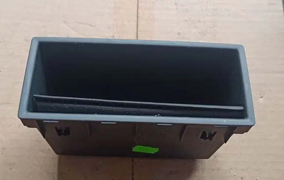 Glove box