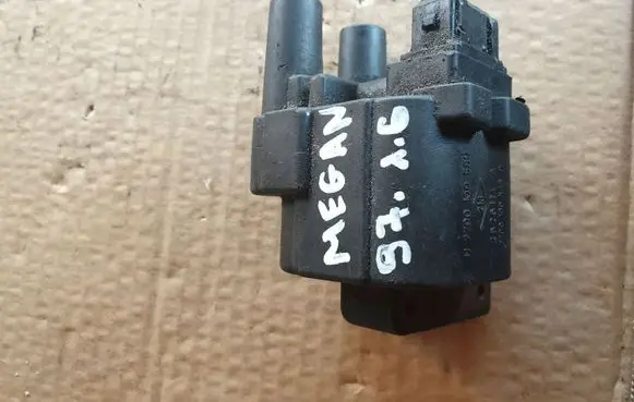 Renault Megane I High voltage ignition coil 7700100589
