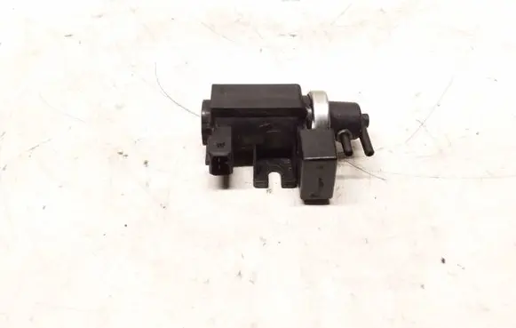 BMW 5 E60 E61 Vacuum valve 2247906