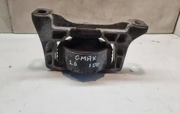 Engine mount bracket