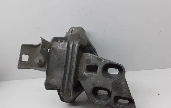 Mercedes-Benz B W246 W242 Gearbox mount A2462410221