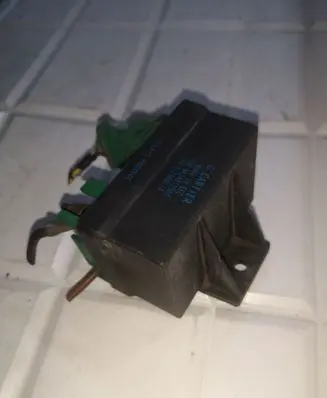 Peugeot 607 Glow plug pre-heat relay 9639912580