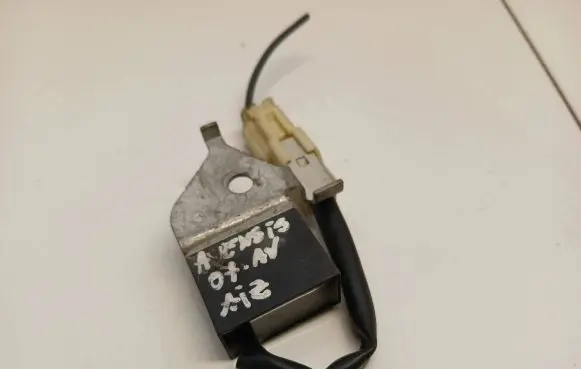 Toyota Avensis T250 Antenna control unit 88002 90080 25020H