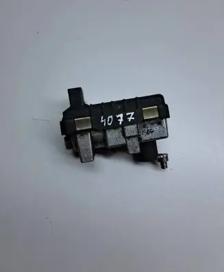 Volkswagen Touareg I Turbine electric control actuator 730314