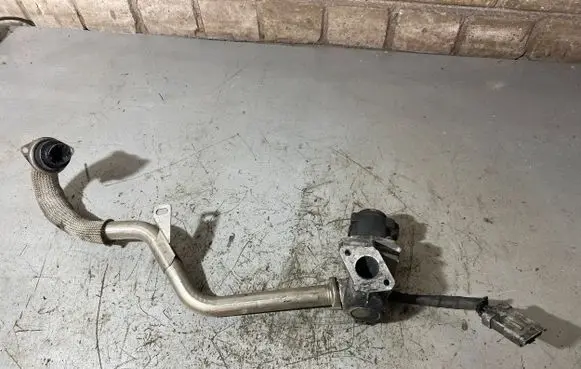 Ford Focus C-MAX EGR valve 215989528 51924218 9654818180