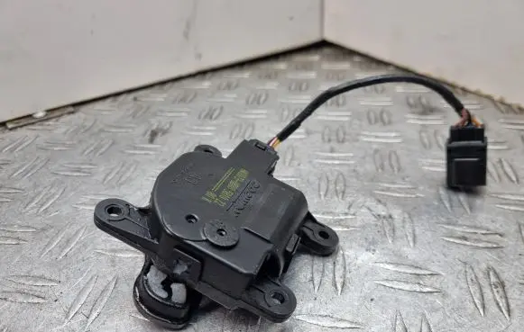 KIA Rio Air flap motor/actuator H400730880