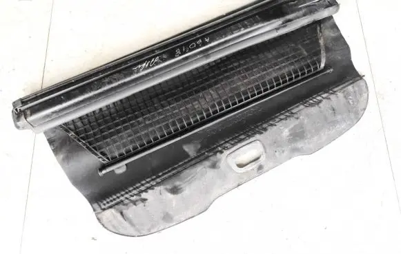Parcel shelf