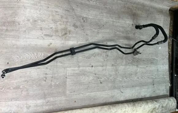 BMW 1 E82 E88 Gearbox oil cooler pipe/hose 17227572712 17227572711 7572711