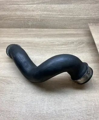 Mercedes-Benz C W203 Intercooler hose/pipe A2035281582