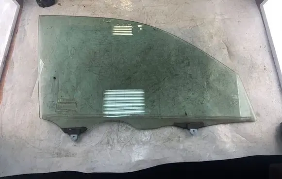 Toyota Land Cruiser (J120) Front door window/glass (coupe) 