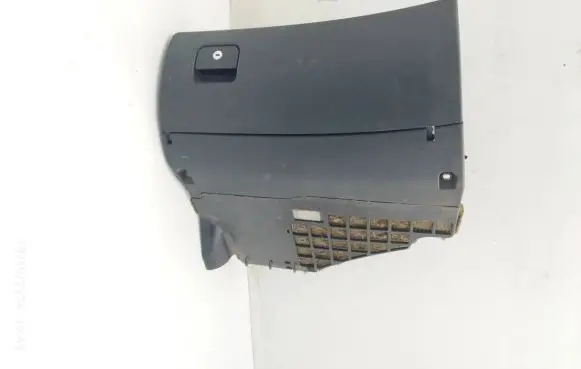 Glove box
