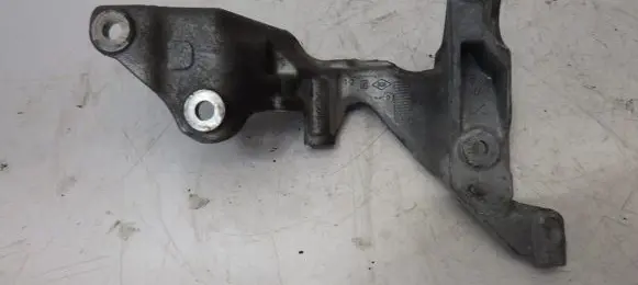 Opel Vivaro Engine mounting bracket 147174072R
