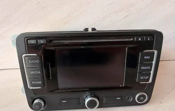 Volkswagen PASSAT B7 Radio/CD/DVD/GPS head unit 3C0035279
