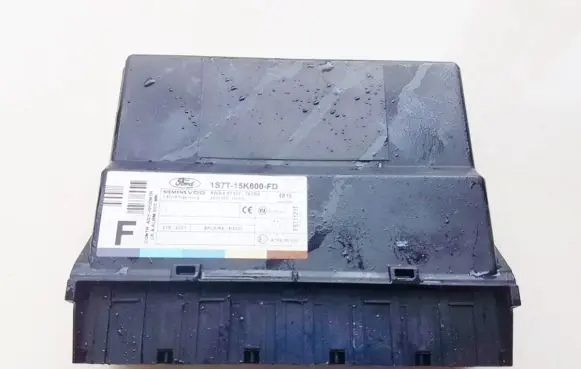 Ford Focus Comfort/convenience module 1s7t15k600fd 1s7t-15k600-fd