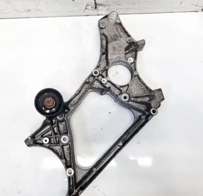 Engine mounting bracket