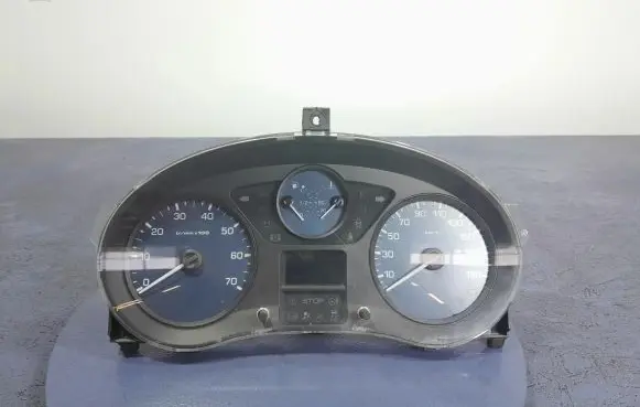 Peugeot Partner Speedometer (instrument cluster) 555001310104