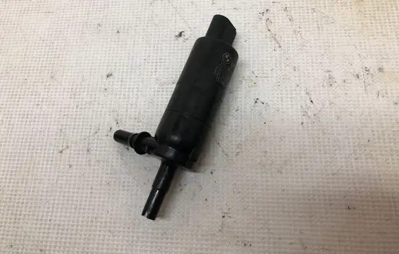 BMW 5 F10 F11 Headlight washer pump 7217792