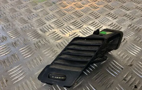 Mercedes-Benz Sprinter W906 Dash center air vent grill A9068300354