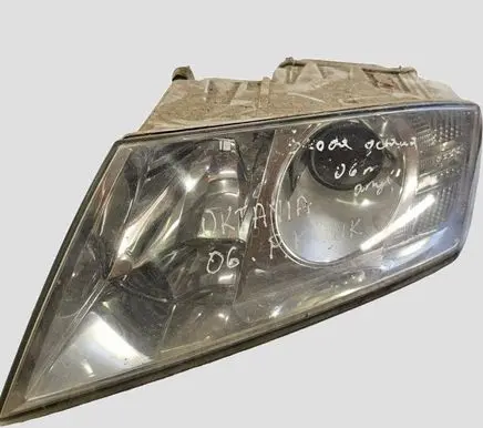 Skoda Octavia Mk2 (1Z) Headlight/headlamp