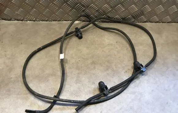 Mercedes-Benz C W204 Windshield washer fluid hose 3T924
