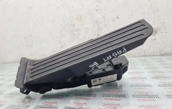 Volkswagen PASSAT B6 Accelerator throttle pedal 1K1721503L