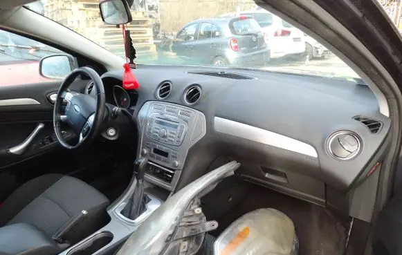 Ford Mondeo MK IV Central console control unit 
