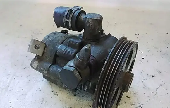 Opel Insignia A Power steering pump
