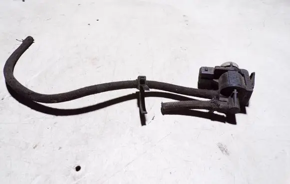 Audi A6 S6 C5 4B Turbo solenoid valve 1J0906283A