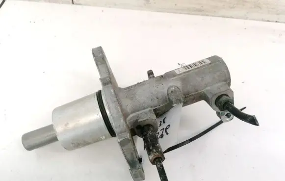 Audi A6 S6 C5 4B Master brake cylinder