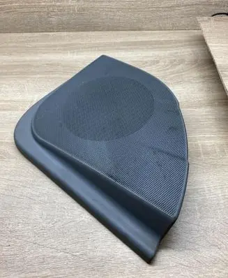 Mercedes-Benz CLS C219 Front door speaker cover trim A2197270288