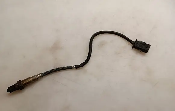 BMW 5 E60 E61 Lambda probe sensor 759690801 0258027015