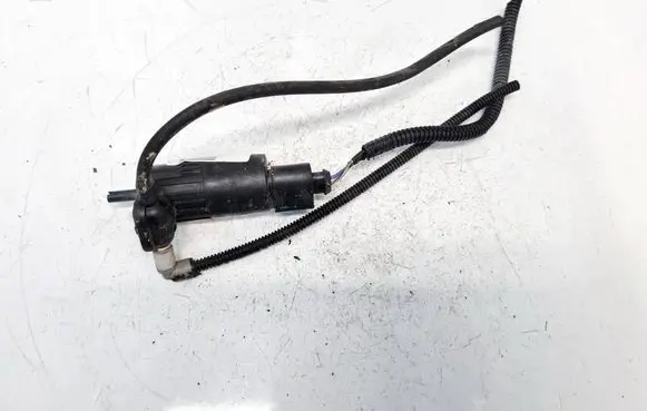 Chevrolet Orlando Windscreen/windshield washer pump 13349273