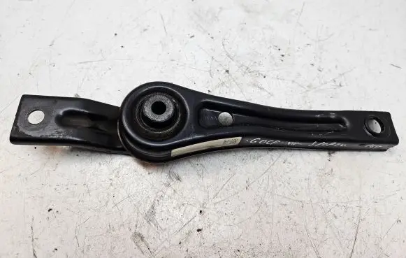 Volkswagen Golf Sportsvan Engine mount bracket